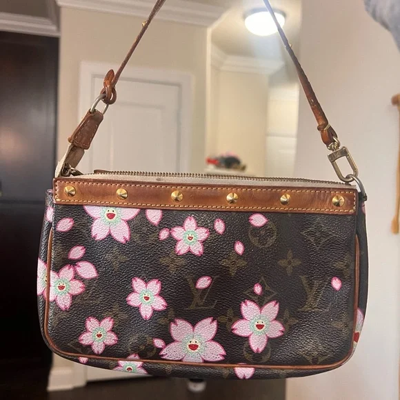 Louis Vuitton Cherry Blossom pochette - Picture 2 of 9
